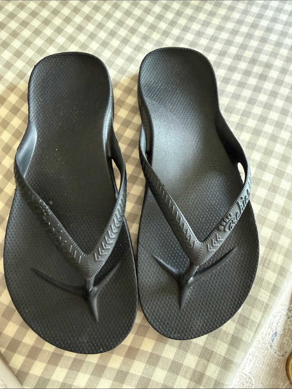 Classic Women's Black Flip-Flop Sandals